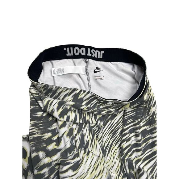 Nike Women's Animal Print 'Just Do It' Leggings - Size M - Picture 2 of 4